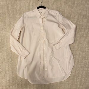 Gap maternity button down shirt